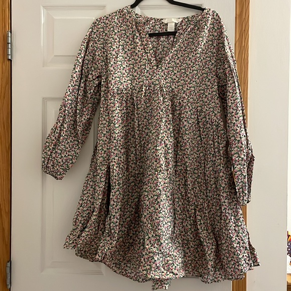 H&M Dresses & Skirts - H&M floral dress